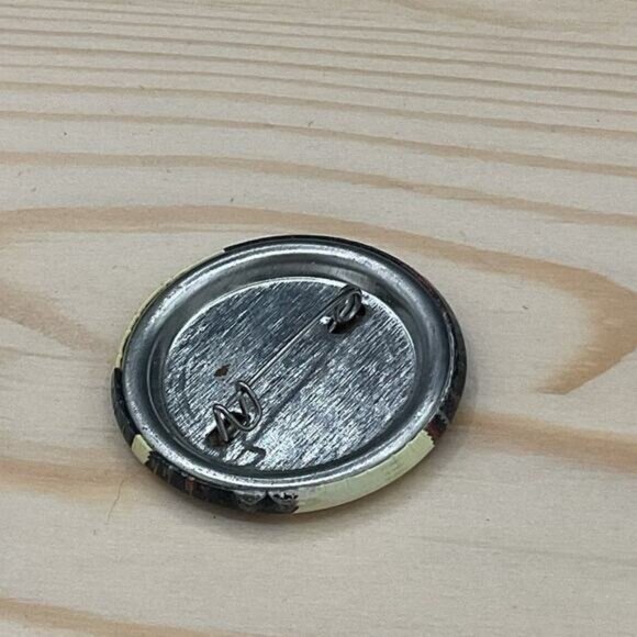 The Walking Dead Fear Button Pin 2012 AMC Collectible - Picture 2 of 3